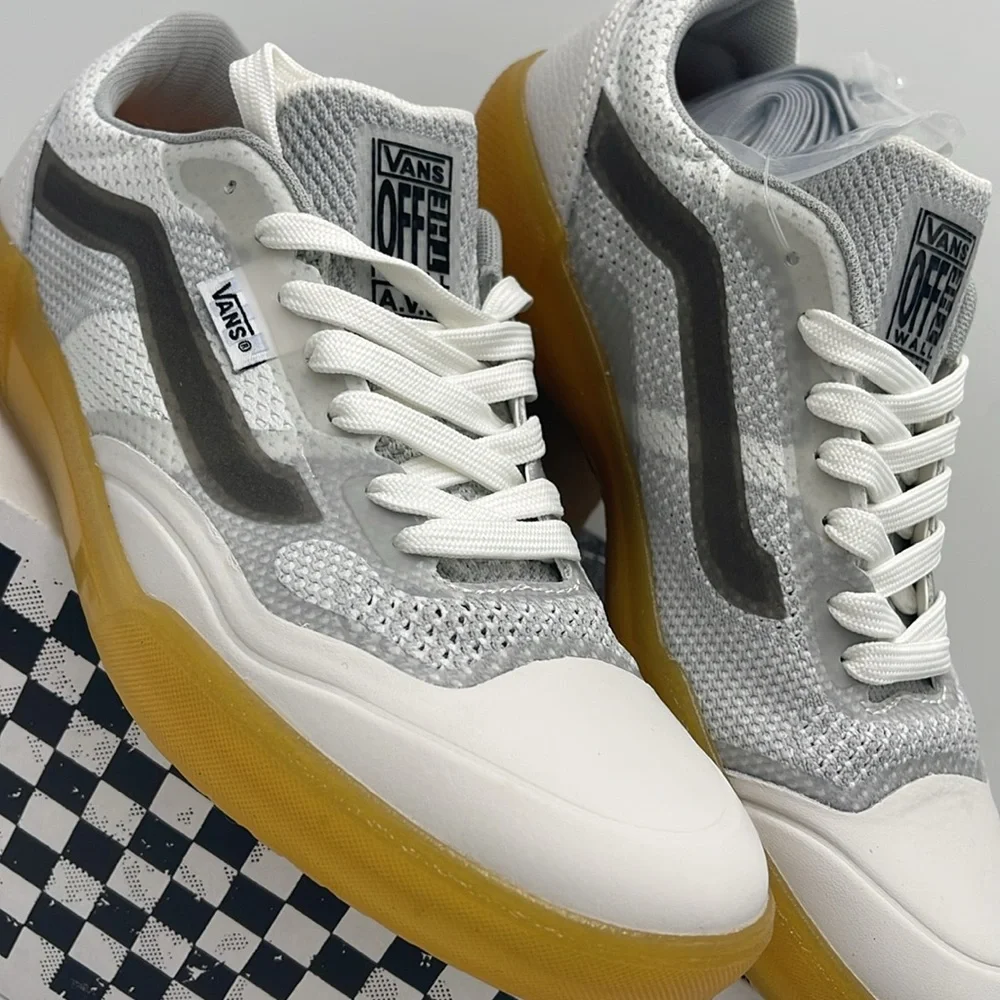 Vans Men’s Ave Knit. White/Gum
VN0005UW9DH
Sneakers - Picture 8 of 16
